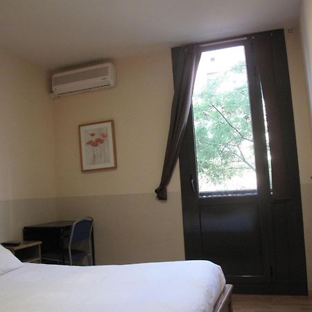Hostal Lk Barcelona Exterior foto