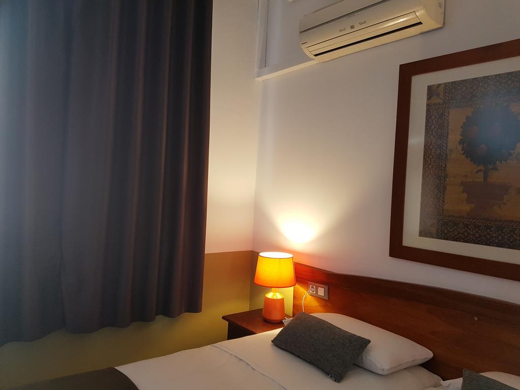 Hostal Lk Barcelona Exterior foto